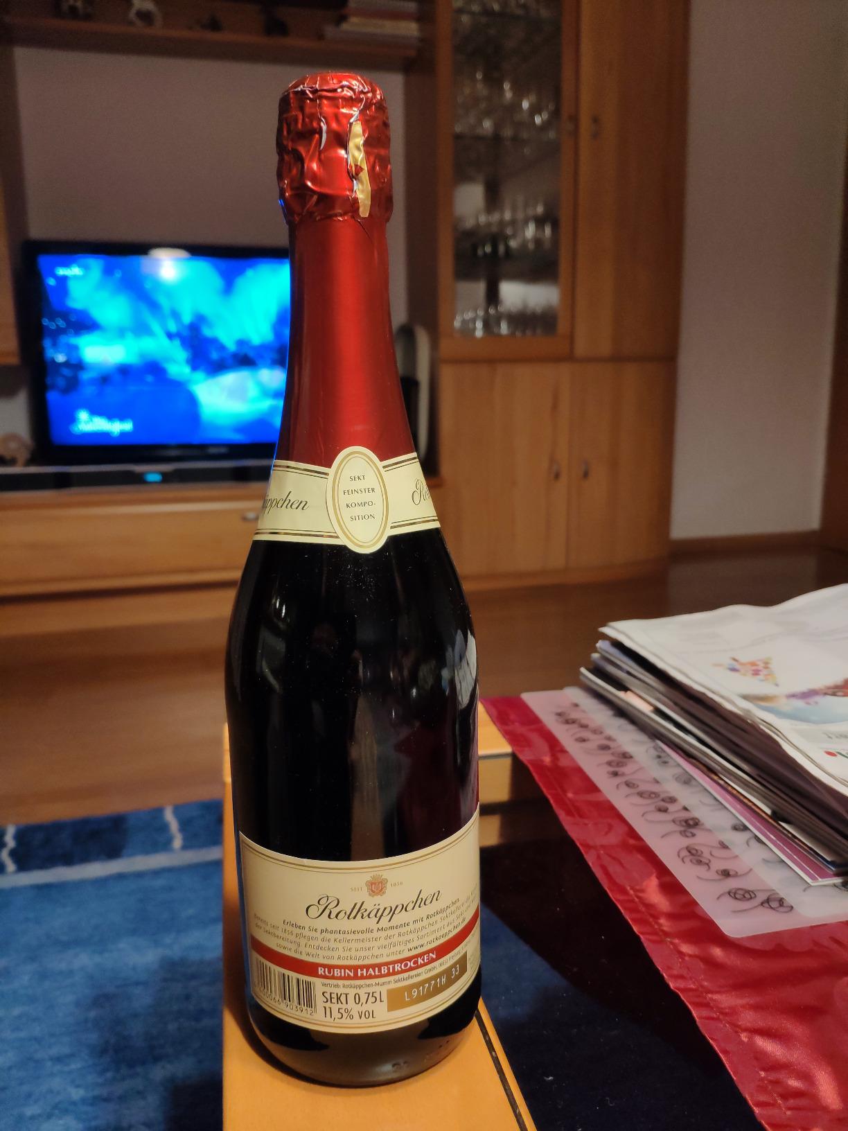 Samtiger roter Sekt